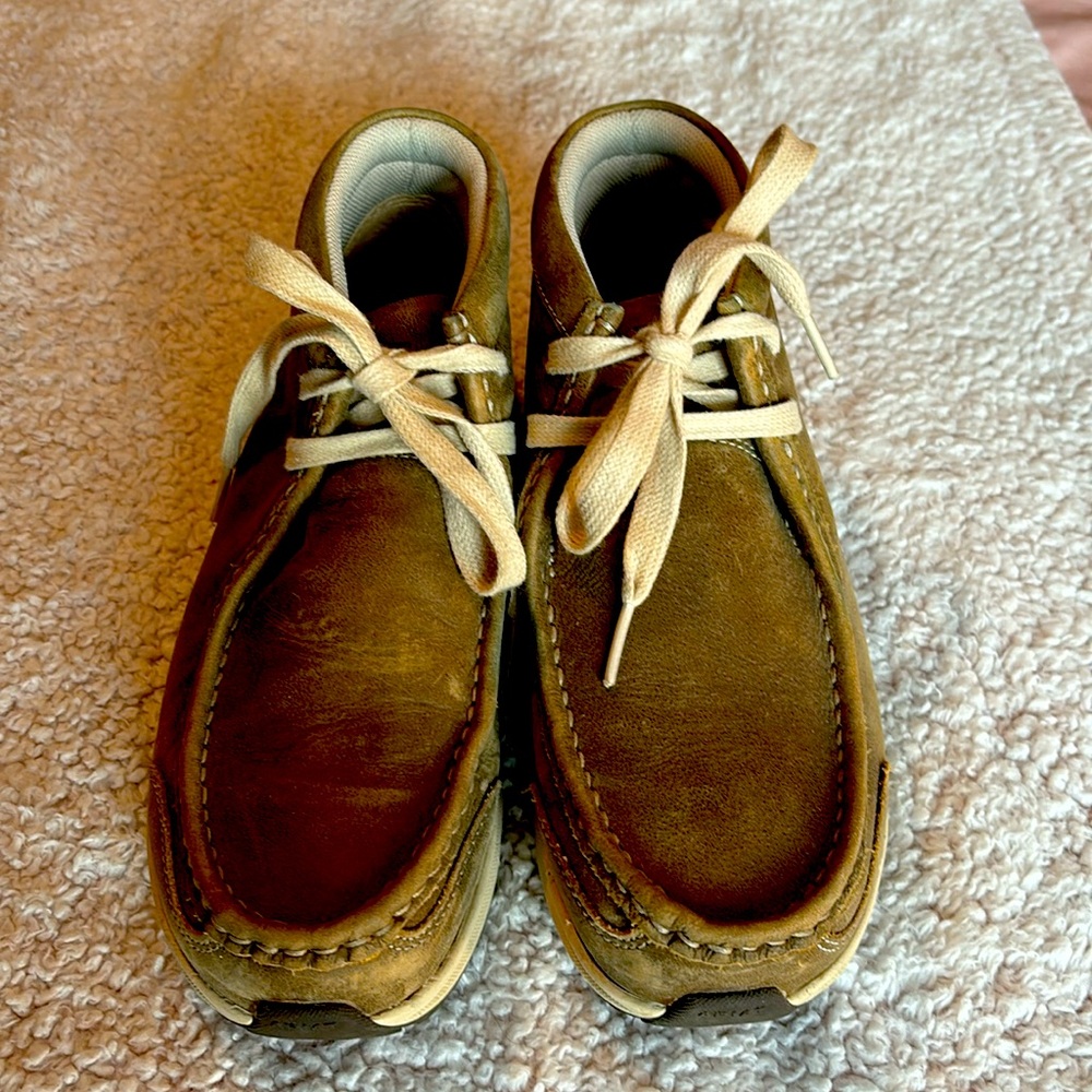 Ariat women’s Spitfire driving mocc in brown 🤎